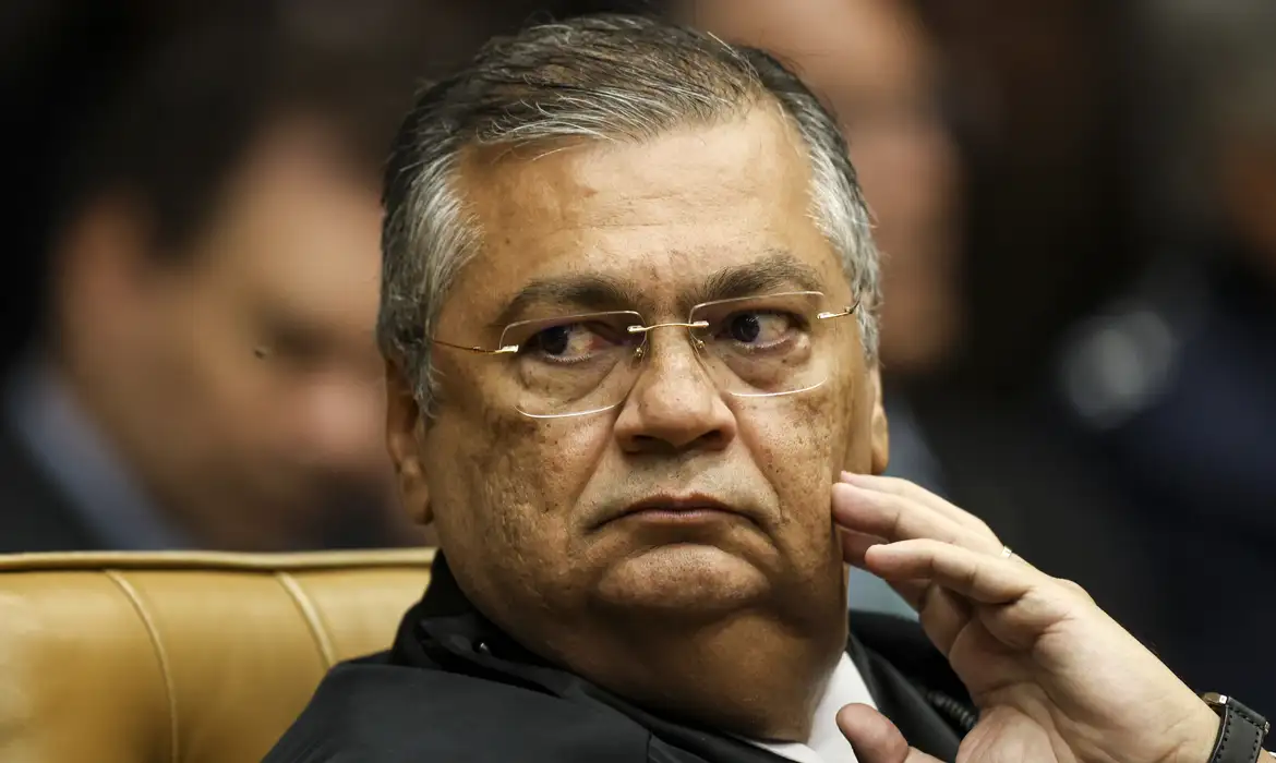 Flávio Dino invalida aposentadoria compulsória como forma de punir juízes